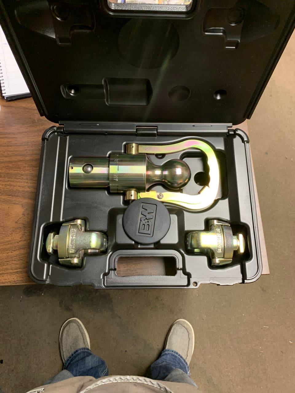 Gooseneck hitch ball and safety chain kit in its case